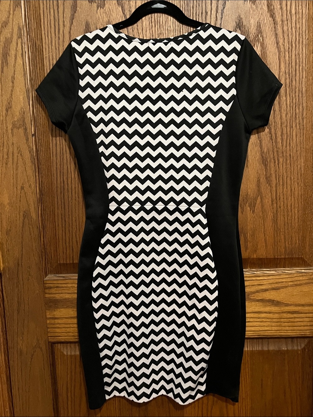 ANDREA  Black & White Chevron Panel Sheath Dress